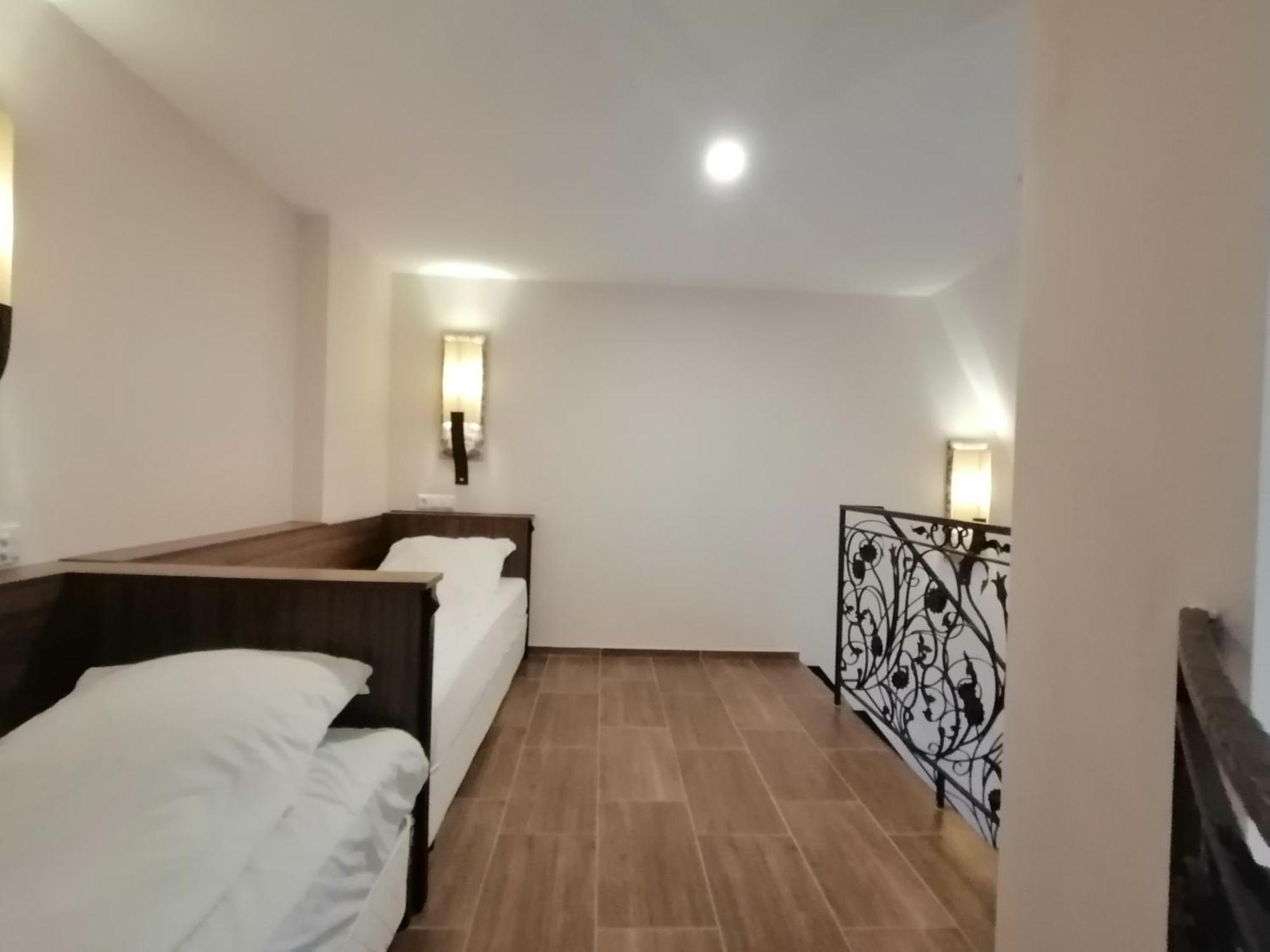 Hotel Aristokrat Obzor Bagian luar foto
