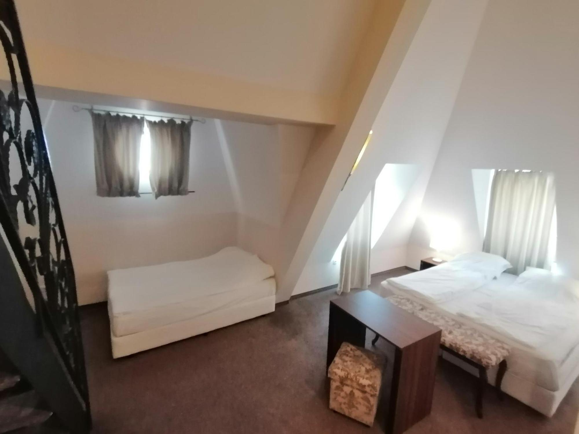 Hotel Aristokrat Obzor Bagian luar foto