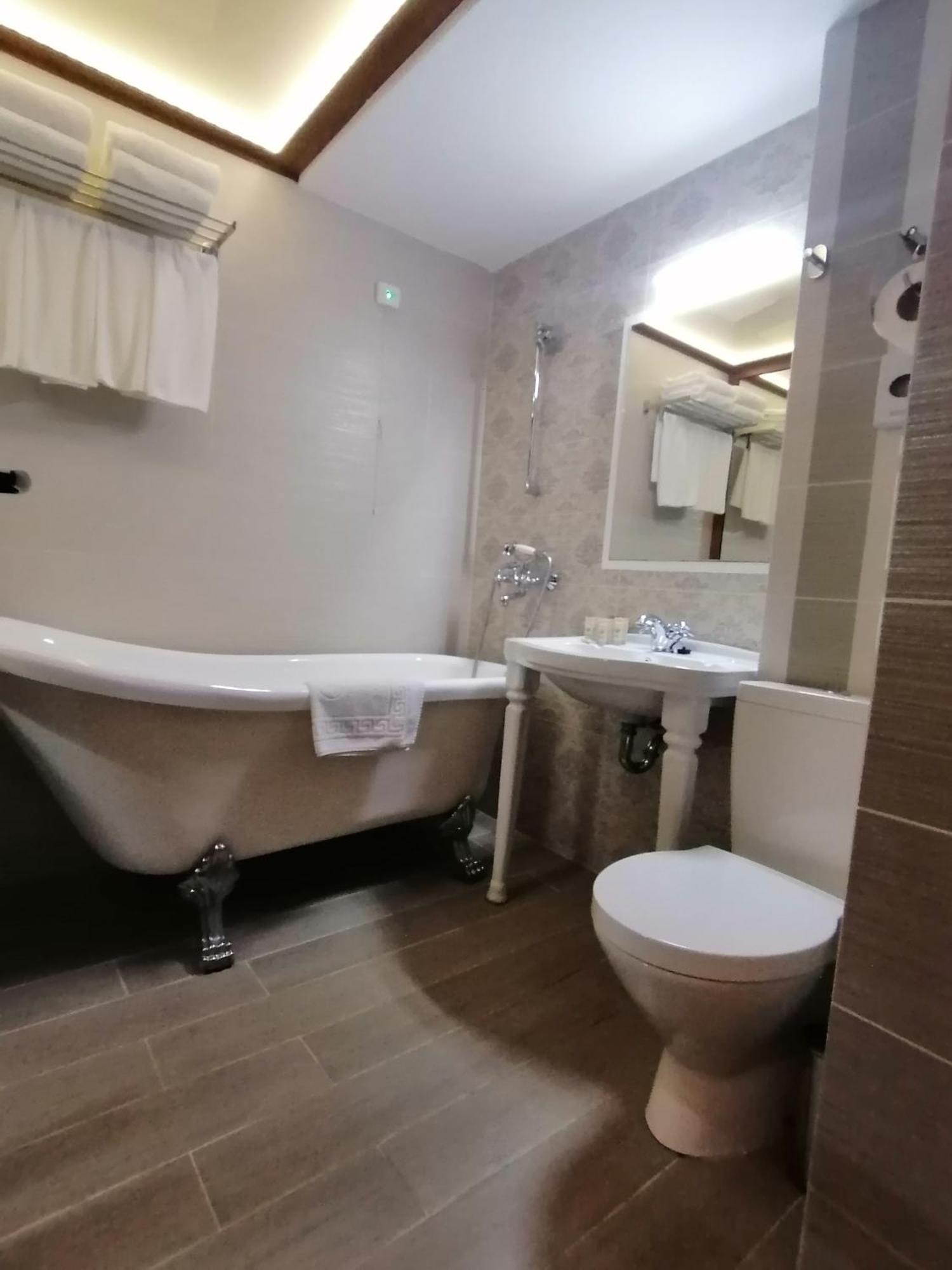 Hotel Aristokrat Obzor Bagian luar foto