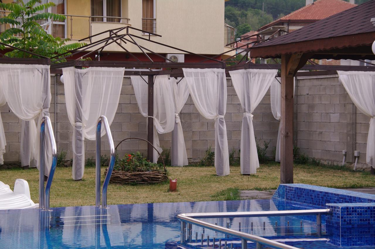 Hotel Aristokrat Obzor Bagian luar foto