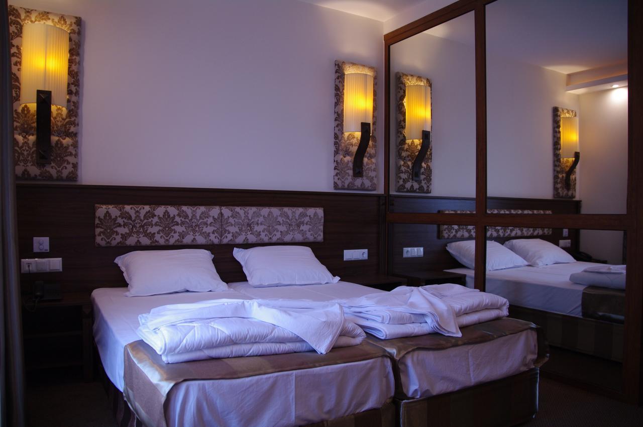 Hotel Aristokrat Obzor Bagian luar foto