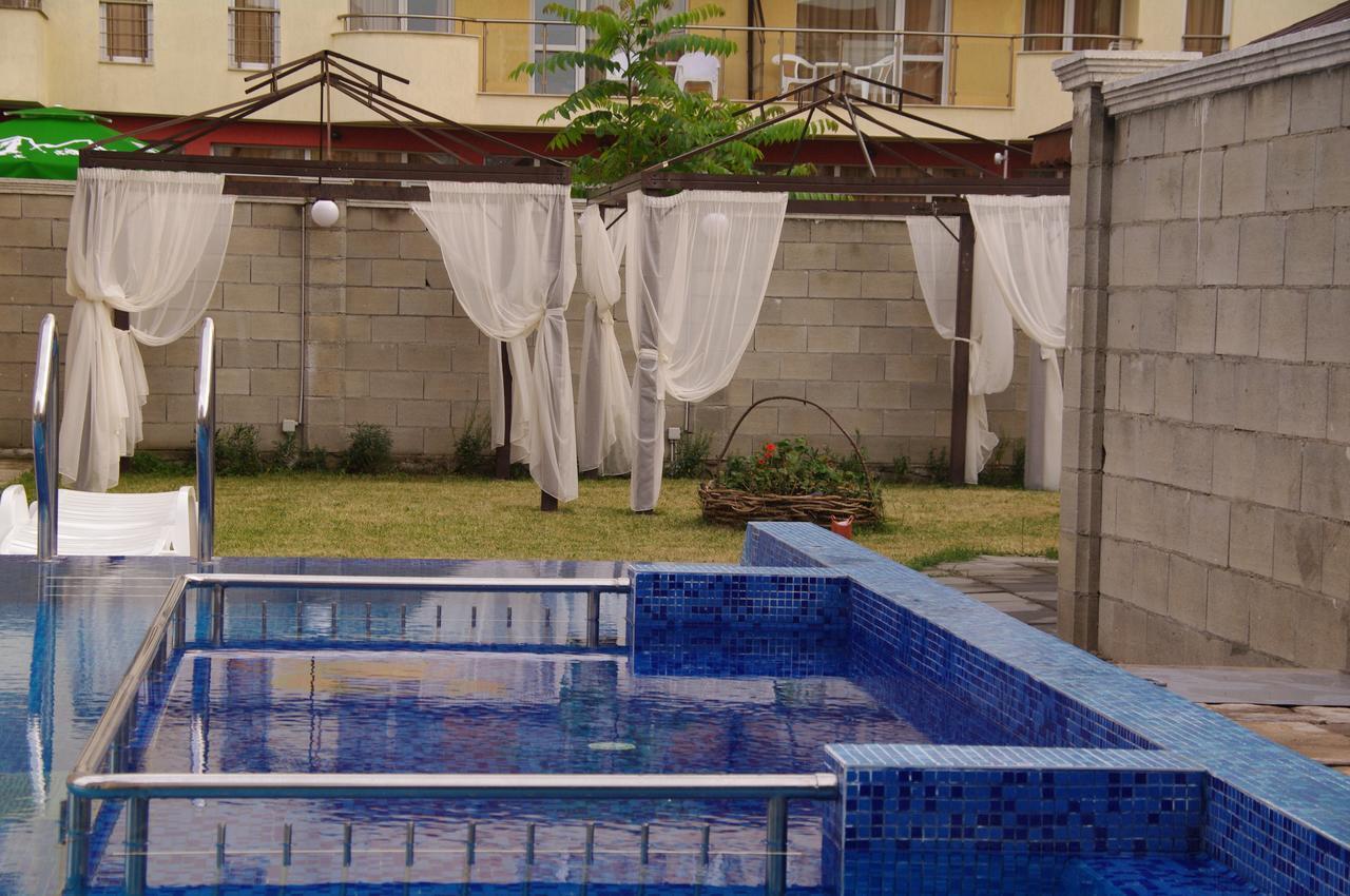 Hotel Aristokrat Obzor Bagian luar foto