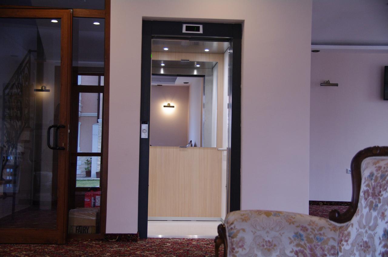 Hotel Aristokrat Obzor Bagian luar foto