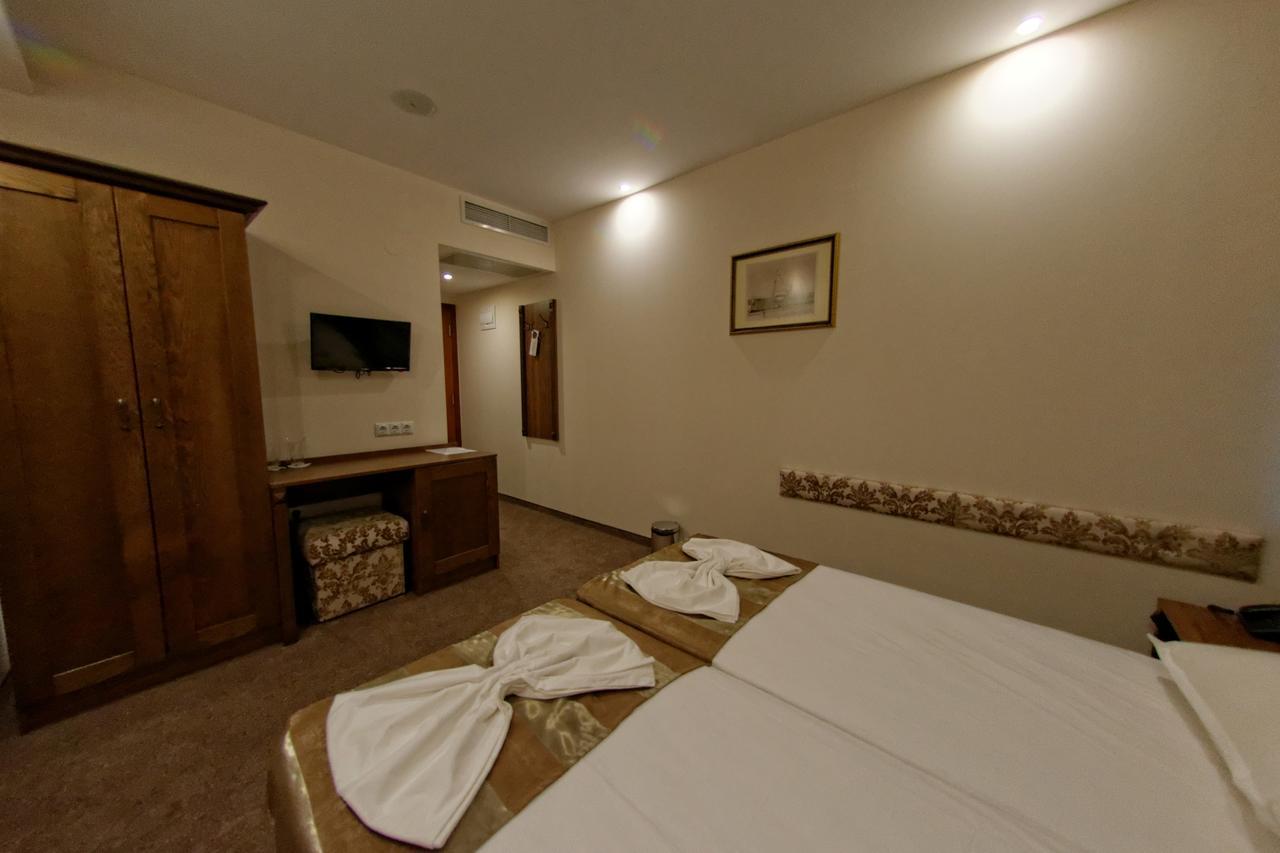 Hotel Aristokrat Obzor Bagian luar foto